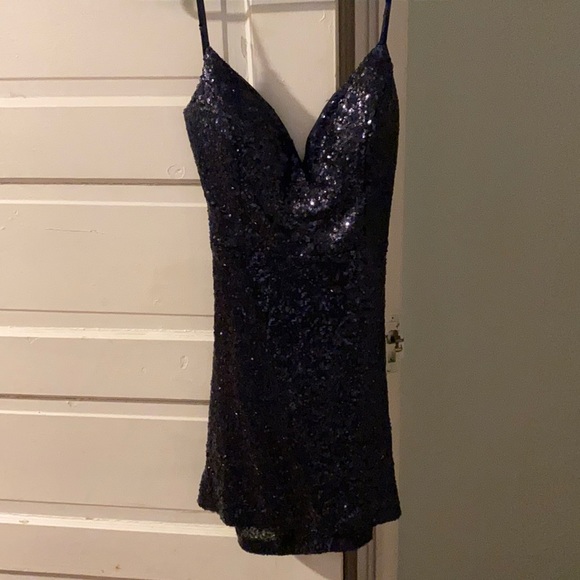 Dresses & Skirts - Size 7/8 navy blue form fitted homecoming dress, only worn once